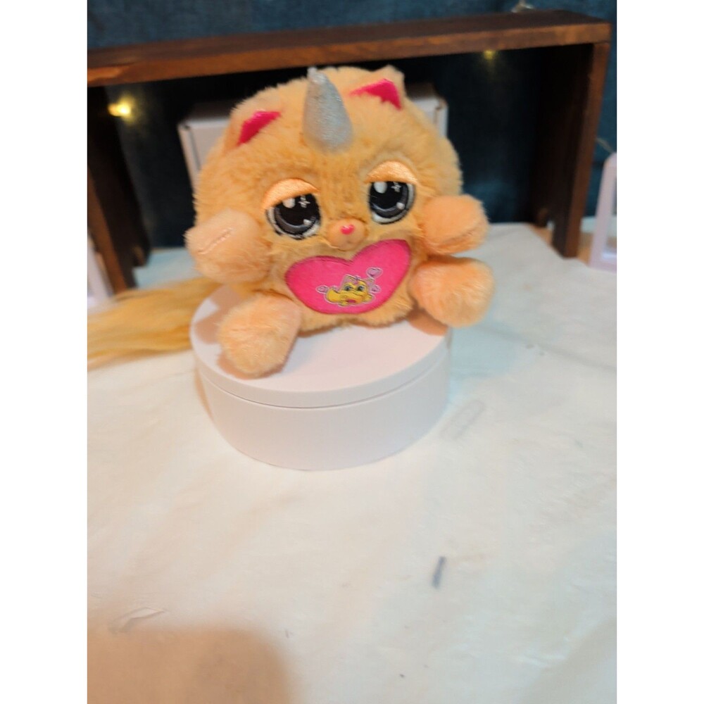 Zuru Rainbocorns Kittycorn Clover w/wings Surprise w/long furry beige tail